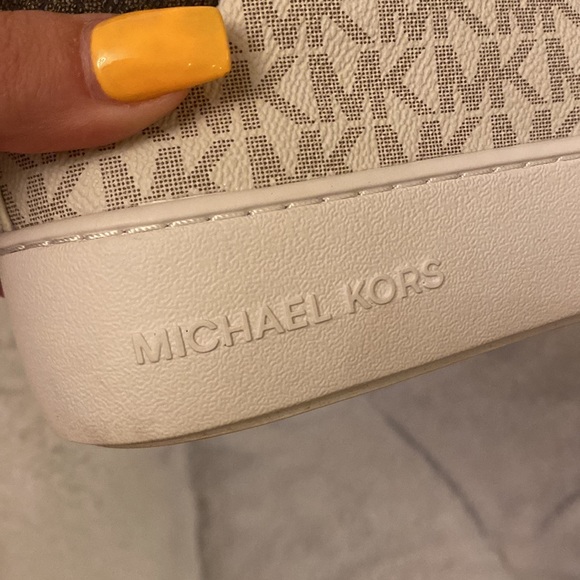 Michael Kors Sneakers - Picture 12 of 12